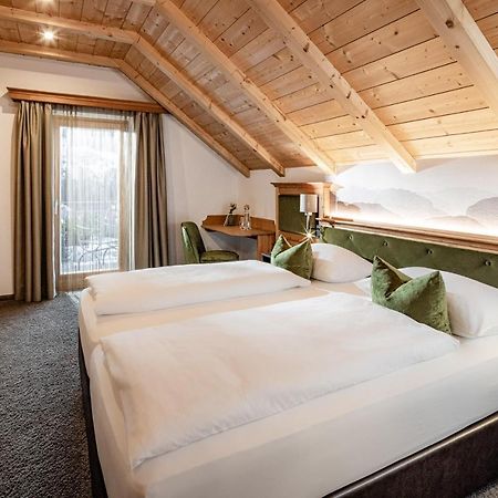 Boutique & Fashion Hotel Maciaconi - Gardenahotels Santa Cristina Val Gardena Exterior photo