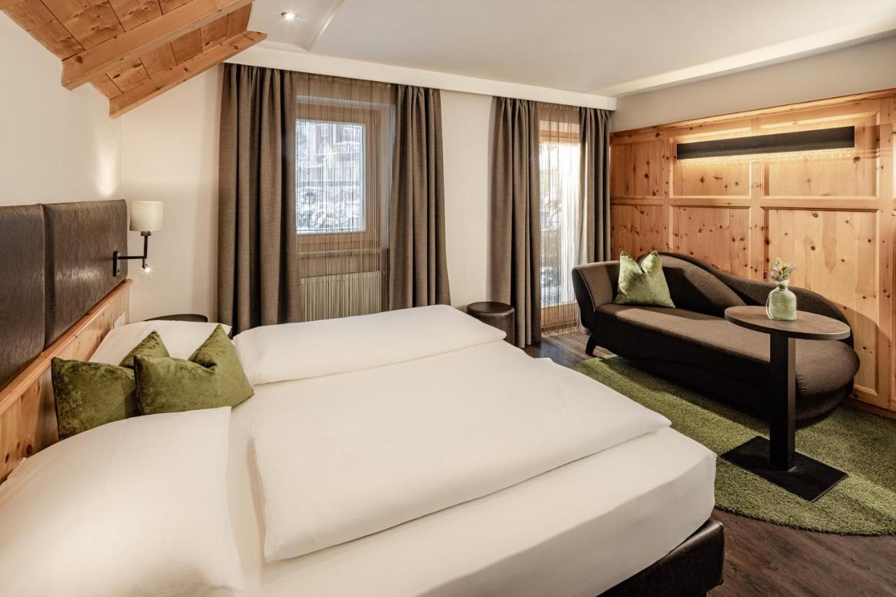 Boutique & Fashion Hotel Maciaconi - Gardenahotels Santa Cristina Val Gardena Exterior photo