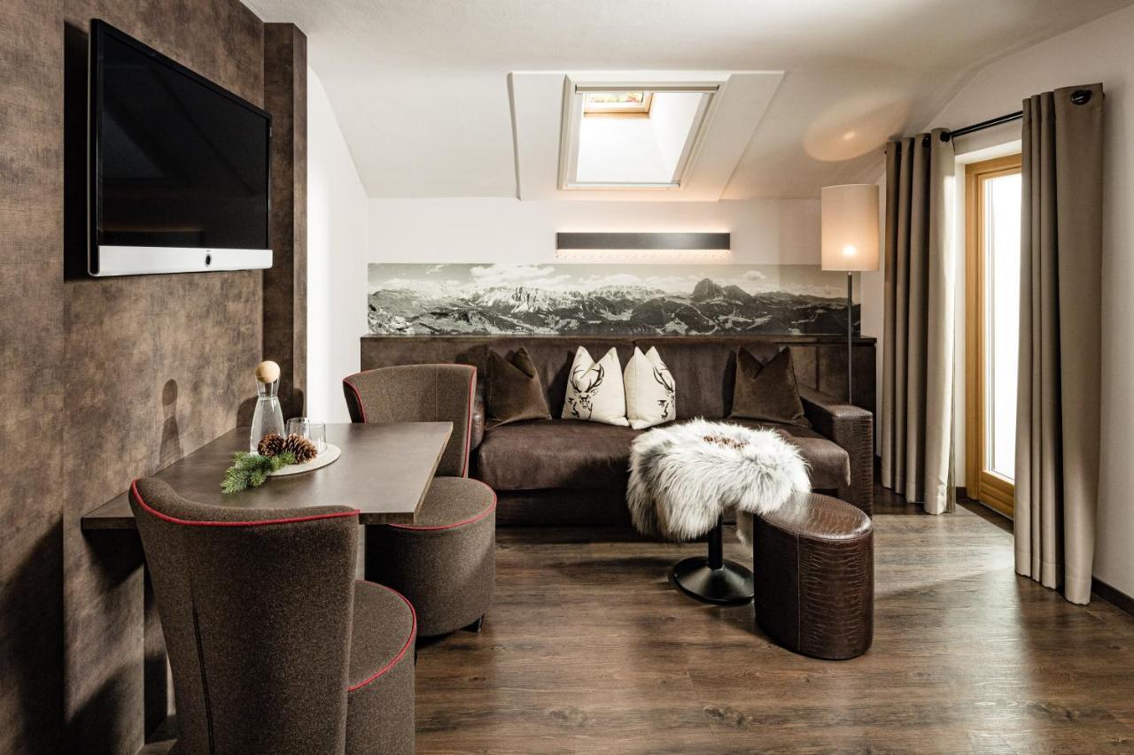 Boutique & Fashion Hotel Maciaconi - Gardenahotels Santa Cristina Val Gardena Exterior photo