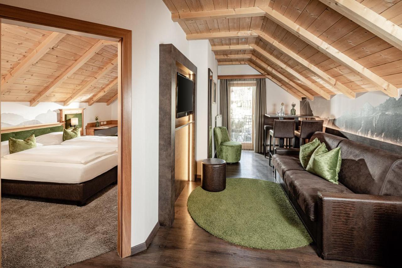 Boutique & Fashion Hotel Maciaconi - Gardenahotels Santa Cristina Val Gardena Exterior photo