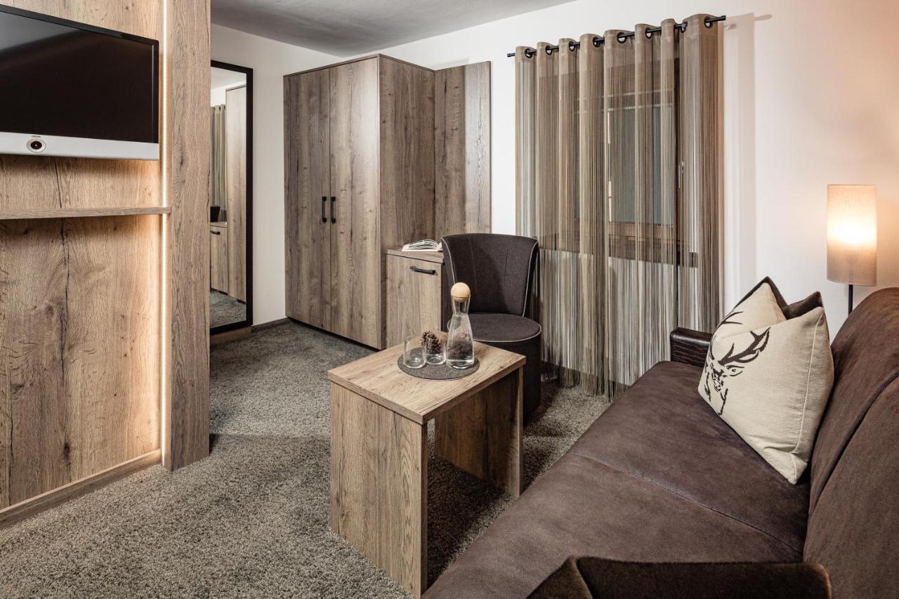 Boutique & Fashion Hotel Maciaconi - Gardenahotels Santa Cristina Val Gardena Exterior photo