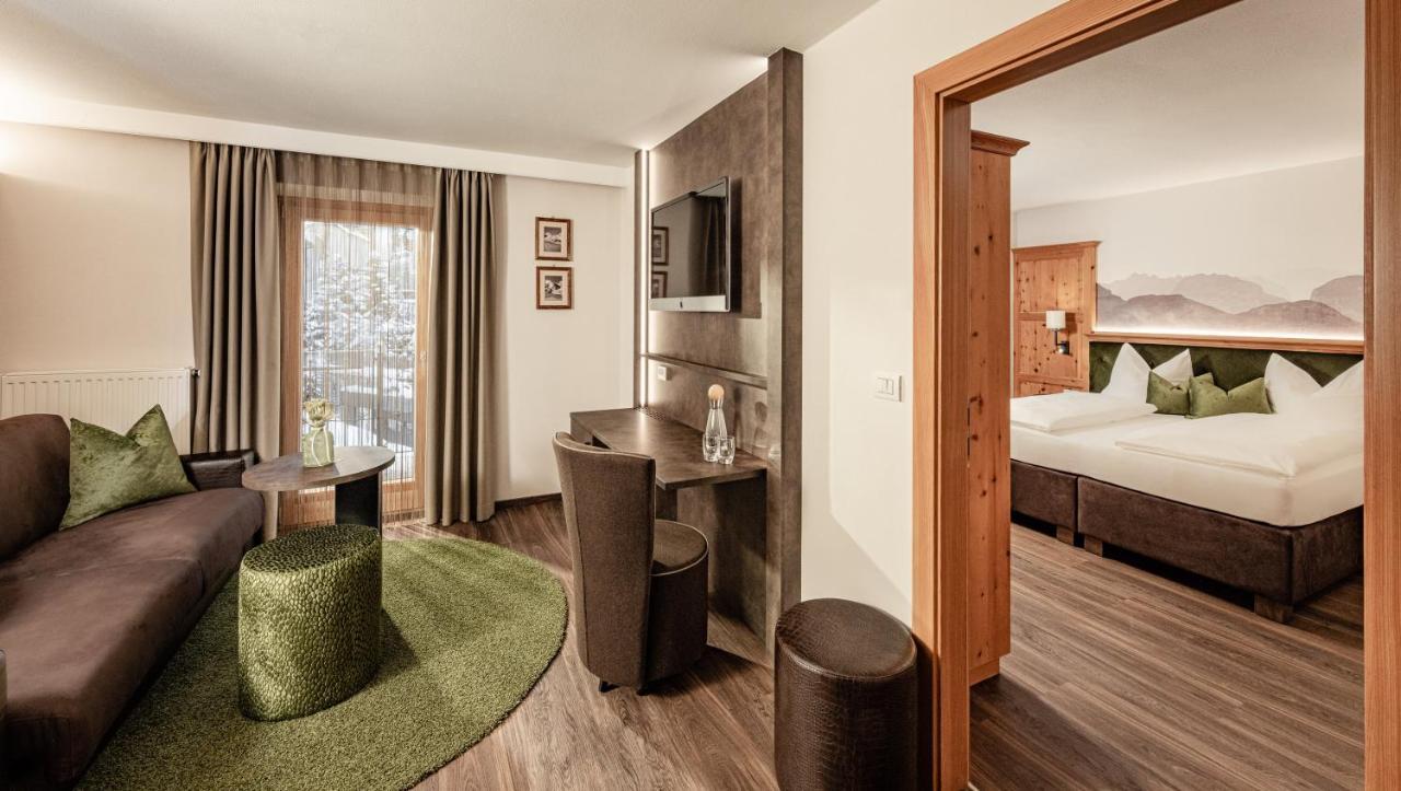 Boutique & Fashion Hotel Maciaconi - Gardenahotels Santa Cristina Val Gardena Exterior photo