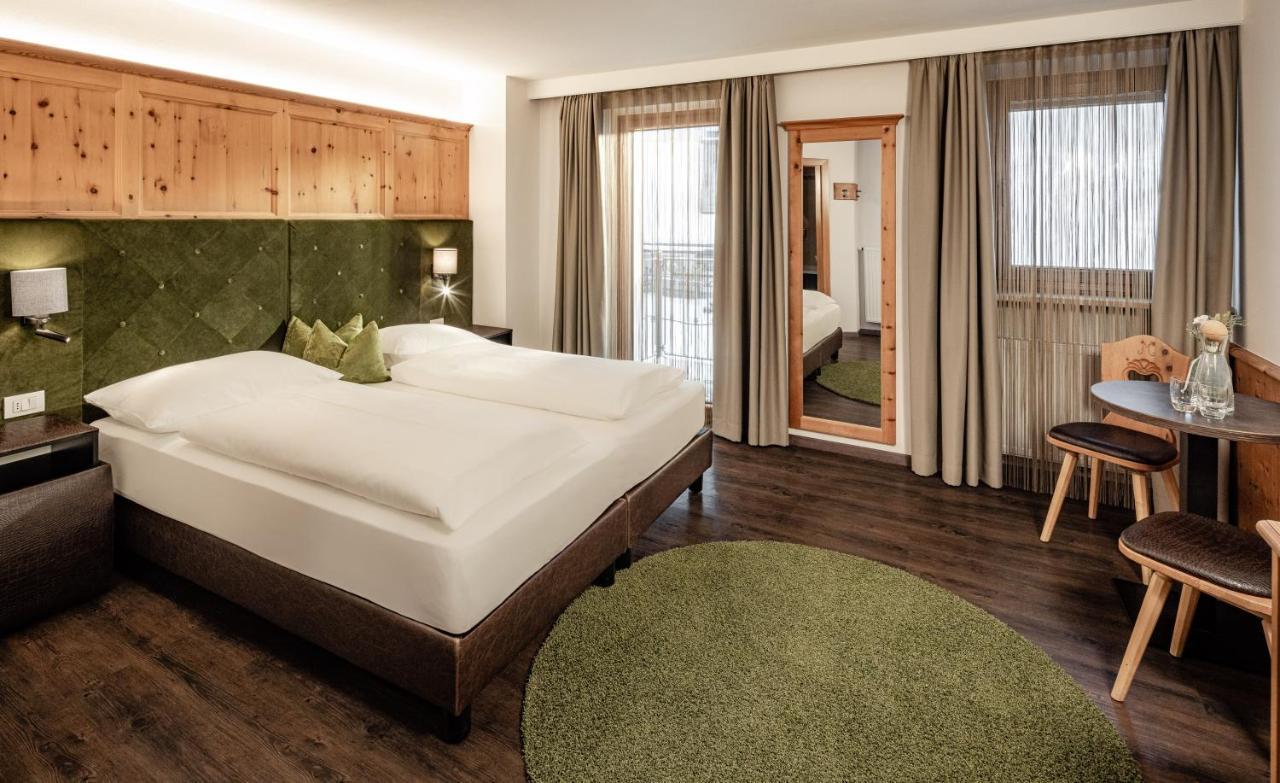 Boutique & Fashion Hotel Maciaconi - Gardenahotels Santa Cristina Val Gardena Exterior photo