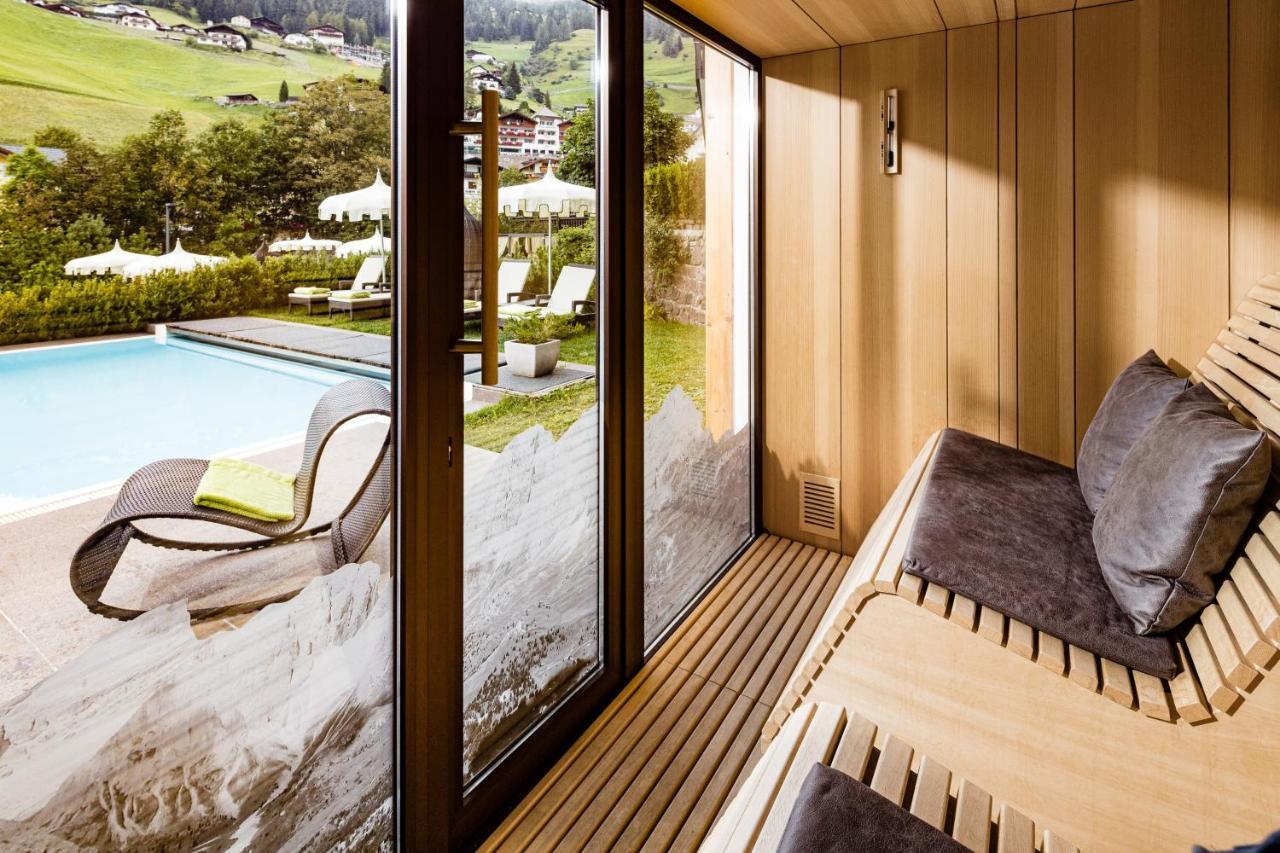 Boutique & Fashion Hotel Maciaconi - Gardenahotels Santa Cristina Val Gardena Exterior photo