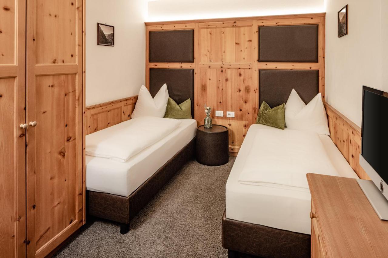 Boutique & Fashion Hotel Maciaconi - Gardenahotels Santa Cristina Val Gardena Exterior photo