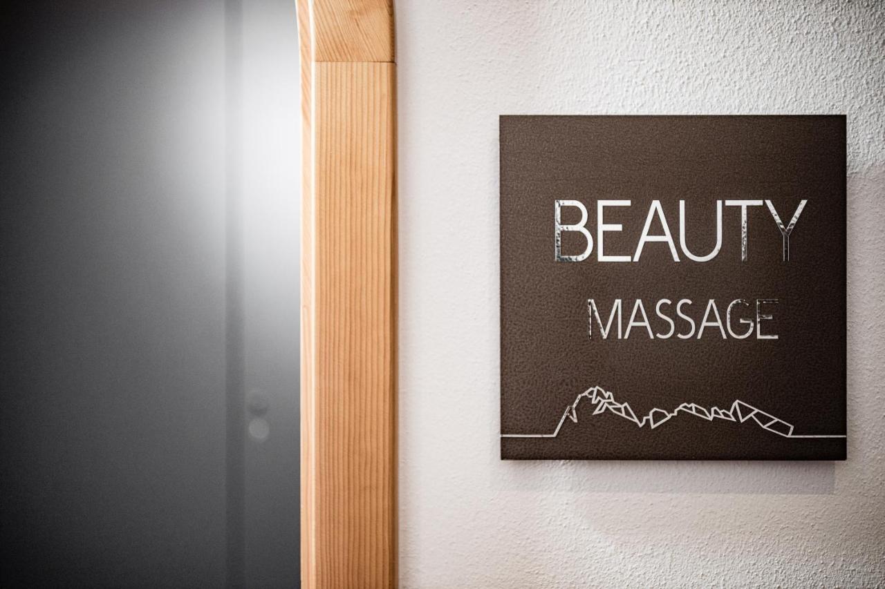 Boutique & Fashion Hotel Maciaconi - Gardenahotels Santa Cristina Val Gardena Exterior photo